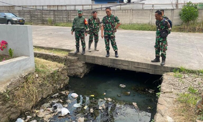Kawasan de Prima Terra, Tegalluar, Kecamatan Bojongsoang, Sektor 6 Satgas Citarum Harum, limbah domestik, saluran air, sungai Citarum, Perda Kab. Bandung No. 3 tahun 2008, RTRW Kabupaten Bandung, pengelola kawasan, tindakan pencegahan, jaring besi, outfall, banjir, musim hujan, kolonel Inf Yanto Kusno Hendarto, lingkungan