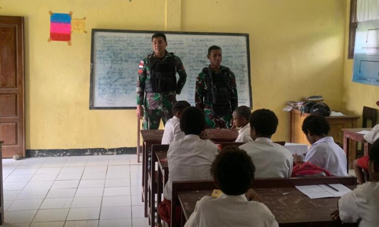 kolaborasi pendidikan, TNI dan pendidikan, kekurangan guru, Distrik Waris, Keerom, solusi pendidikan di Papua